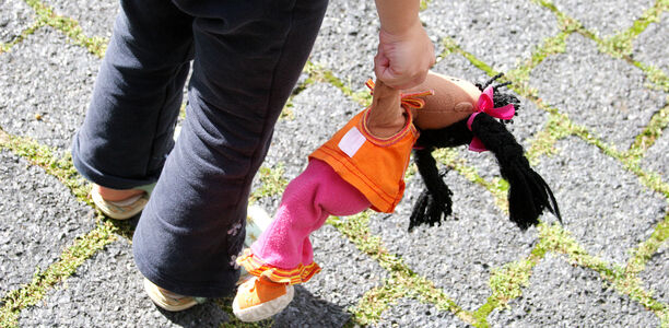 Bild zu Kinder in Fachpflegefamilien - Stabilität der Unterbringung nach sozialpädiatrischer Vermittlung