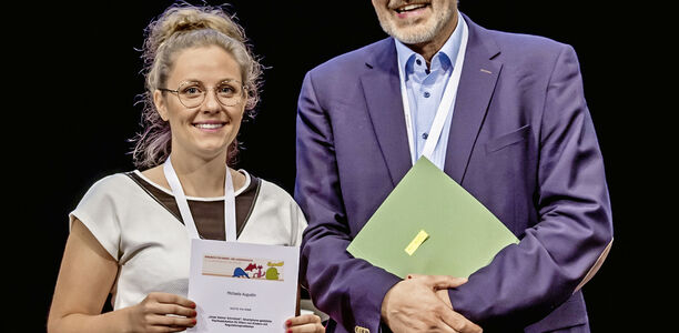 Bild zu Auszeichnung - Posterpreis der DGSPJ 2019 an "Unser kleiner Schreihals"