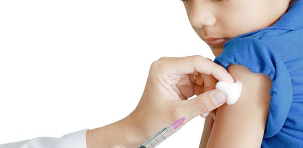 Bild zu Impfungen - Kritik am Film "Eingeimpft": Keine sachliche Information!