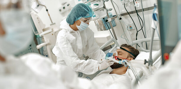 Bild zu Hydroxychloroquin - Stellenwert bei der Behandlung von COVID-19-Infektionen