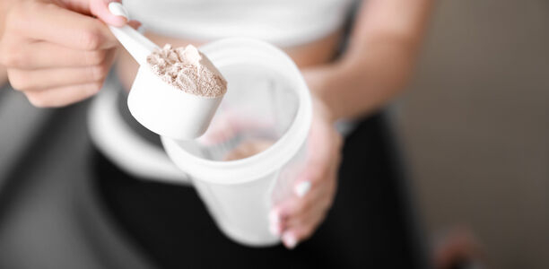 Bild zu Fünf Fragen aus der Praxis - Eiweißzufuhr, Eiweißshakes & Co