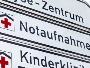 Bild zu Der diagnostische Blick - 17-Jähriger mit plötzlichen, unerklärlichen neurologischen Symptomen