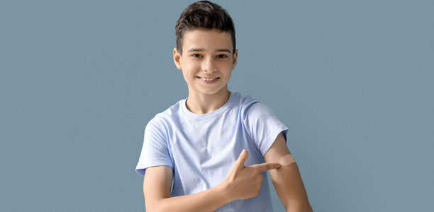 Bild zu Studie - An Omikron-Variante XBB.1.5 angepasster COVID-19-mRNA-Impfstoff bei Jugendlichen getestet 