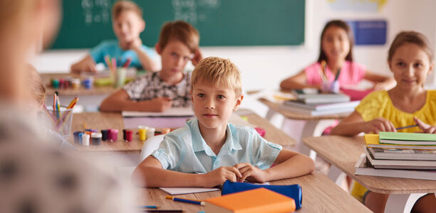 Bild zu Chronisch kranke Kinder - Diabetologen fordern vehement Gesundheitsfachkräfte an Schulen