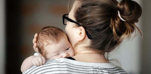 Bild zu Kindesmisshandlung - Das Münchhausen-by-Proxy-Syndrom: Folgen für die Betroffenen und kinderärztliche Intervention