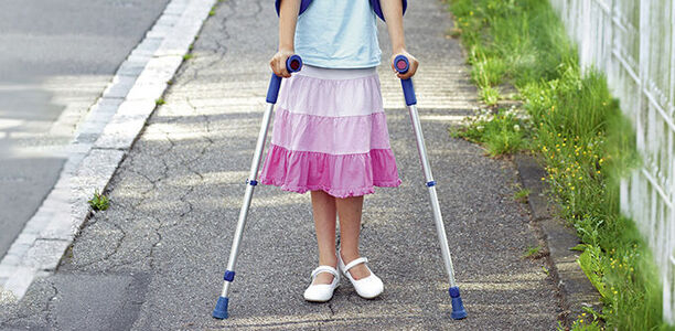 Bild zu CME: 4 Fortbildungspunkte - Funktionelle neurologische Bewegungsstörungen bei Kindern und Jugendlichen